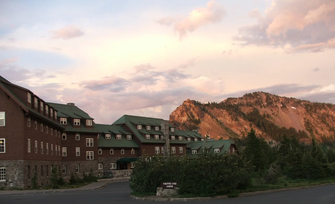 Crater Lake Lodge






This is an image of a place or building that is listed on the National Register of Historic Places in the United States of America. Its reference number is 81000096 (Wikidata).