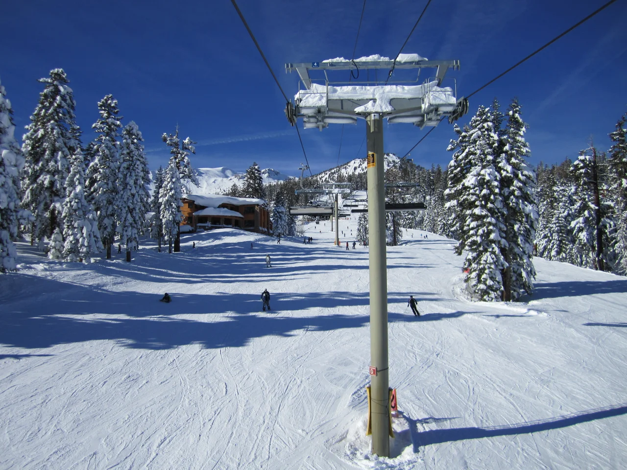 Ein Blick aus dem Eagle Express Skilift am Mammoth Mountain.